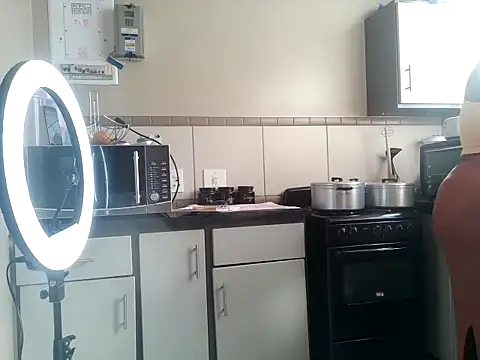 Snapshot of Charlie-Crawford chatting on 06-14-26, 12:18 Charlie-Crawford online show from 06-14-26, 12:18