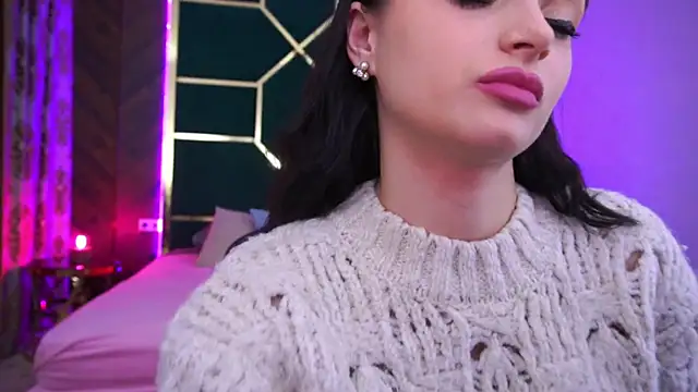 Snapshot of LittleeCutee chatting on 12-08-24, 08:09 LittleeCutee online show from 12-08-24, 08:09