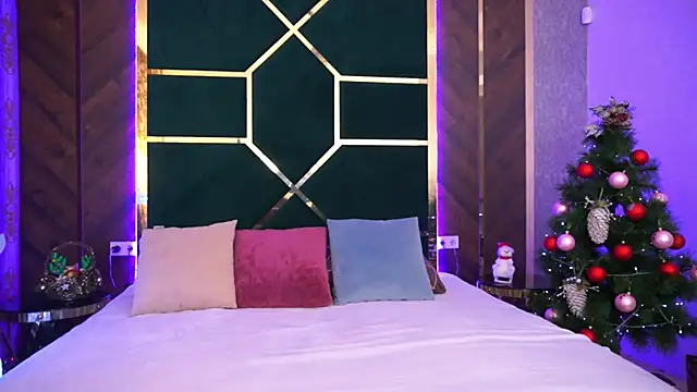 Snapshot of LittleeCutee chatting on 01-10-25, 07:14 LittleeCutee online show from 01-10-25, 07:14