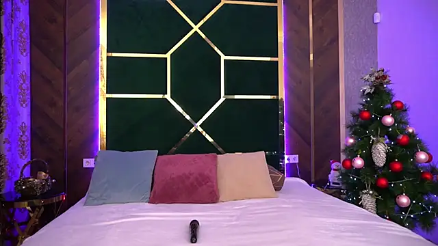 Snapshot of LittleeCutee chatting on 01-18-25, 10:39 LittleeCutee online show from 01-18-25, 10:39