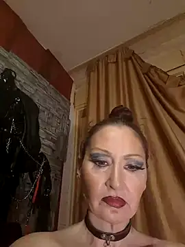 Snapshot of dominatrixredsonyja chatting on 02-09-25, 12:49 dominatrixredsonyja online show from 02-09-25, 12:49