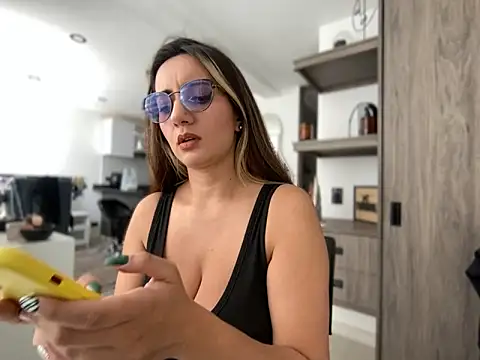 Anny Moore09 online show from 12-20-24, 03:21