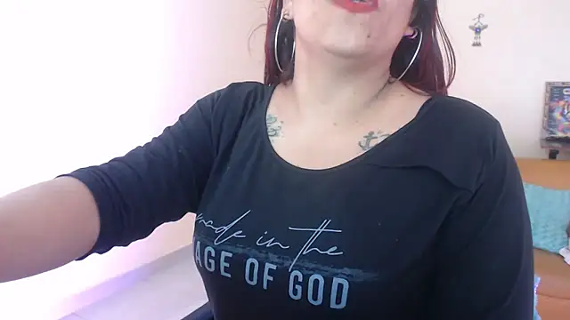 Snapshot of scarlett_bigboobs1 chatting on 12-22-24, 01:12 scarlett bigboobs1 online show from 12-22-24, 01:12