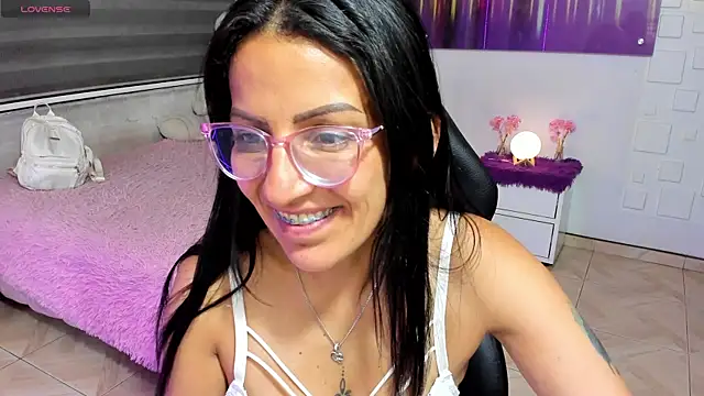 Snapshot of alma_blue chatting on 06-03-26, 11:21 alma blue online show from 06-03-26, 11:21