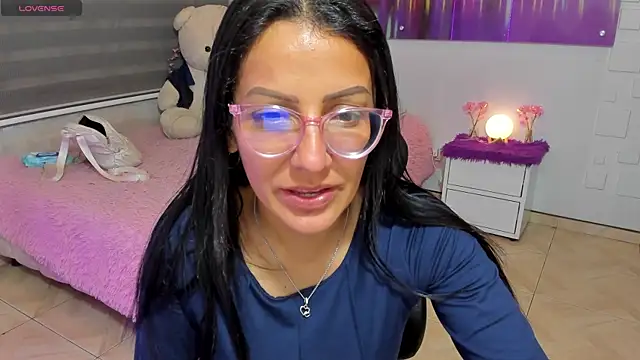 Snapshot of alma_blue chatting on 06-04-26, 11:55 alma blue online show from 06-04-26, 11:55
