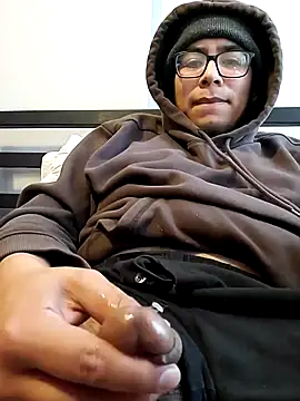 Snapshot of tgwi97 chatting on 11-12-25, 07:57 tgwi97 online show from 11-12-25, 07:57