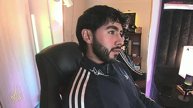 Snapshot of ItsMeEros chatting on 06-17-26, 01:08 ItsMeEros online show from 06-17-26, 01:08
