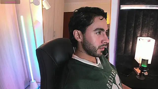 Snapshot of ItsMeEros chatting on 06-20-26, 11:29 ItsMeEros online show from 06-20-26, 11:29