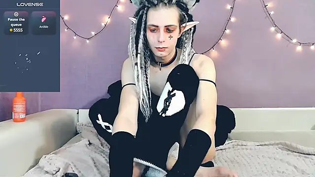 Littlepinkcat online show from 02-18-25, 04:37