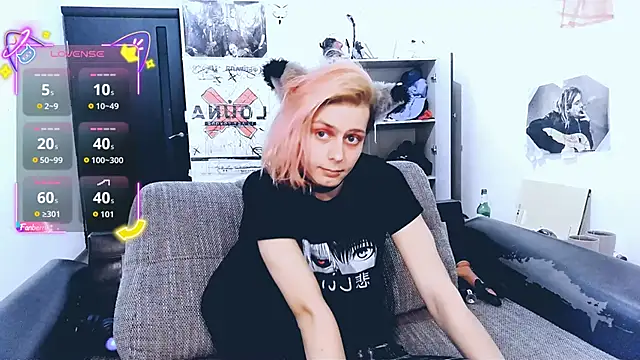 Littlepinkcat online show from 10-09-25, 09:29