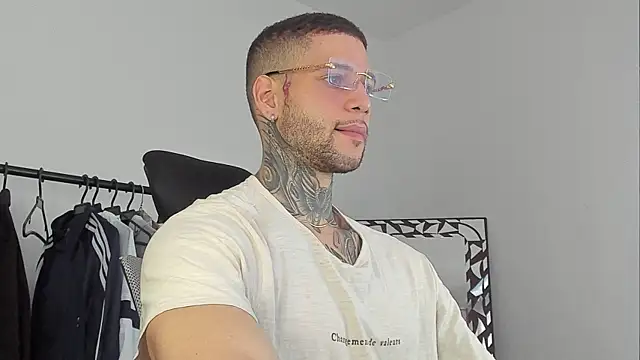  jamesleandros1 online show from 10-20-25, 05:24