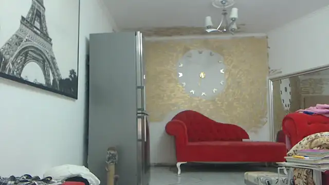 AnnaBellaLuckyXOXO online show from 10-31-25, 04:13