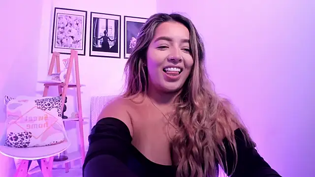 sofihill01 online show from 04-21-26, 02:51