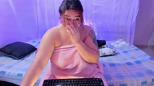 Snapshot of Fierymichef chatting on 01-09-25, 06:04 Fierymichef online show from 01-09-25, 06:04