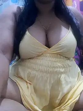 Snapshot of chubby_wife chatting on 01-23-25, 04:48 chubby wife online show from 01-23-25, 04:48