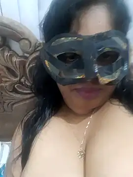 Snapshot of chubby_wife chatting on 03-02-25, 04:32 chubby wife online show from 03-02-25, 04:32