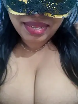 Snapshot of chubby_wife chatting on 10-02-25, 03:46 chubby wife online show from 10-02-25, 03:46