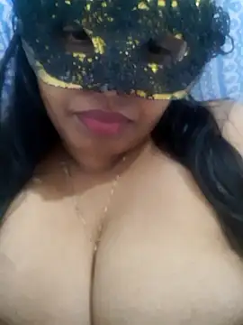 Snapshot of chubby_wife chatting on 10-08-25, 04:21 chubby wife online show from 10-08-25, 04:21