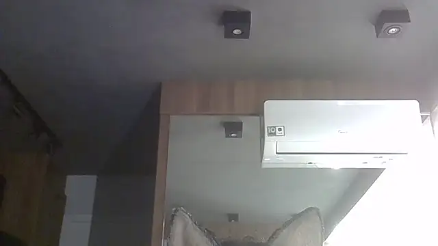 Skinny-Kitten online show from 11-08-25, 01:44