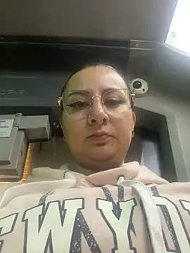 Abril Luv online show from 03-04-25, 01:01