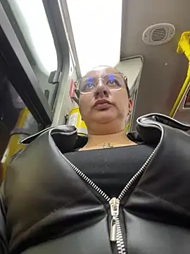 Abril Luv online show from 03-11-25, 12:44