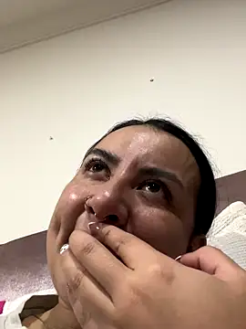 Abril Luv online show from 09-10-25, 01:49