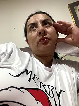 Abril Luv online show from 10-10-25, 02:10