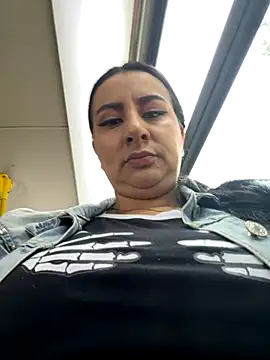 Abril Luv online show from 10-23-25, 12:04