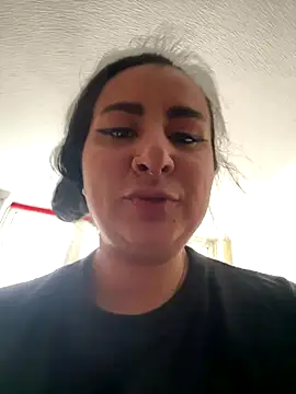 Abril Luv online show from 11-14-25, 01:43