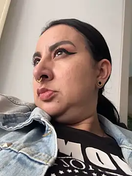 Abril Luv online show from 02-11-26, 01:27