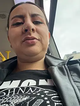 Abril Luv online show from 04-08-26, 12:16