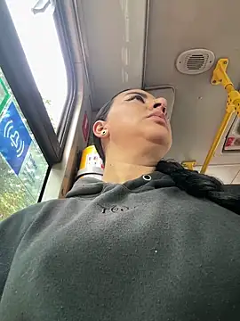 Abril Luv online show from 04-09-26, 12:10