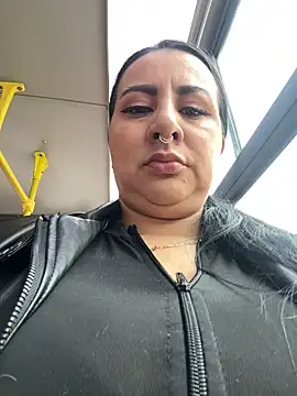 Abril Luv online show from 05-21-26, 12:01