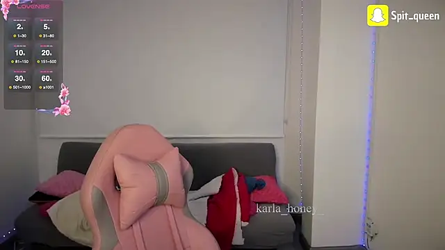 Snapshot of Spit_queen chatting on 10-23-25, 10:41 Spit queen online show from 10-23-25, 10:41