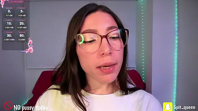 Snapshot of Spit_queen chatting on 11-15-25, 03:48 Spit queen online show from 11-15-25, 03:48