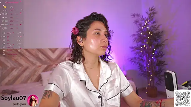 Snapshot of imjess01 chatting on 05-11-26, 02:56 imjess01 online show from 05-11-26, 02:56