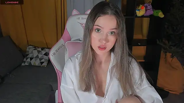 Amelia Lein online show from 01-06-25, 01:09