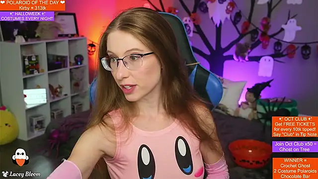 TheLaceyBloom online show from 10-27-25, 01:20