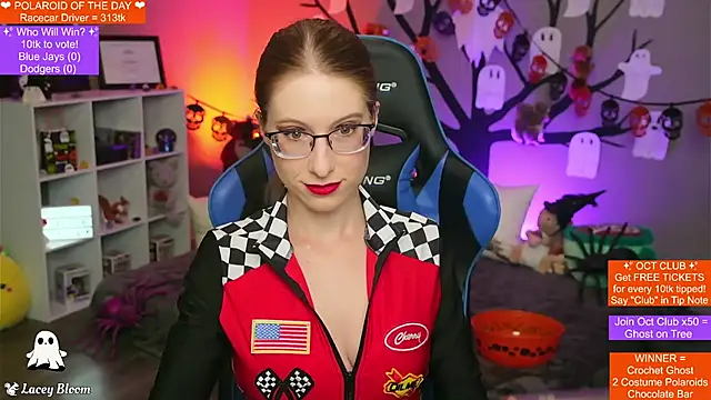 TheLaceyBloom online show from 10-30-25, 01:29