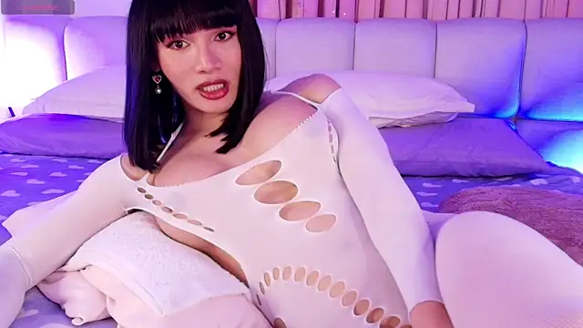 Snapshot of sweetieluna01 chatting on 09-27-25, 07:52 sweetieluna01 online show from 09-27-25, 07:52