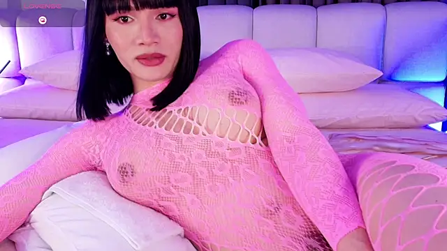 Snapshot of sweetieluna01 chatting on 11-23-25, 01:16 sweetieluna01 online show from 11-23-25, 01:16