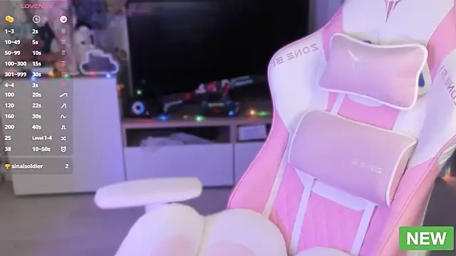 TwixiPixxie online show from 12-15-24, 08:58