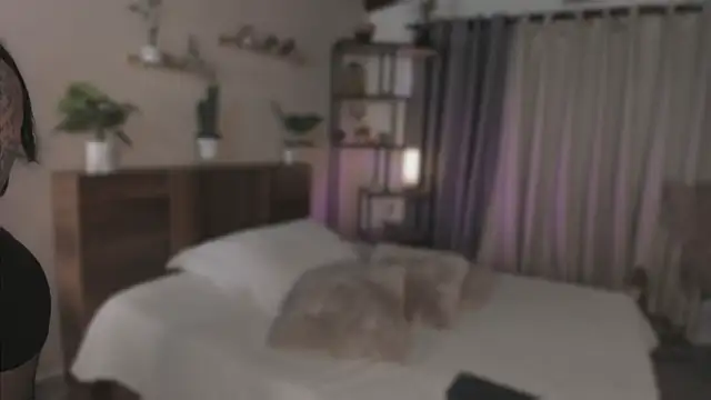 Snapshot of VampGirl1 chatting on 05-19-26, 12:44 VampGirl1 online show from 05-19-26, 12:44
