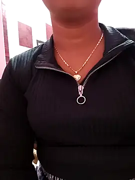 Snapshot of ANGE-MOU chatting on 02-01-25, 02:58 ANGE-MOU online show from 02-01-25, 02:58