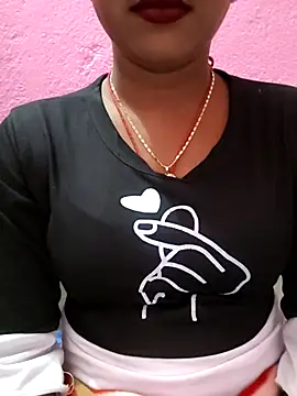 Snapshot of ANGE-MOU chatting on 02-21-25, 12:38 ANGE-MOU online show from 02-21-25, 12:38