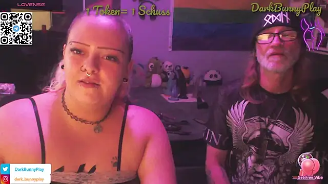 Snapshot of DarkBunnyPlay chatting on 09-25-25, 07:45 DarkBunnyPlay online show from 09-25-25, 07:45