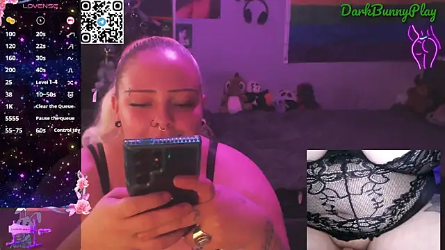Snapshot of DarkBunnyPlay chatting on 12-18-25, 08:53 DarkBunnyPlay online show from 12-18-25, 08:53