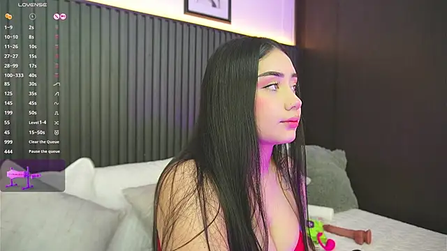 Snapshot of haylie_ chatting on 12-21-25, 02:41 haylie online show from 12-21-25, 02:41