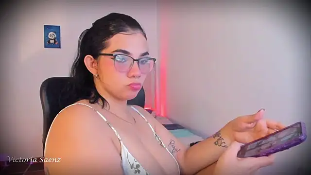 Snapshot of victoriaasaenz_ chatting on 01-17-26, 12:59 victoriaasaenz online show from 01-17-26, 12:59