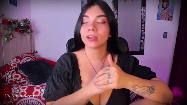victoriaasaenz  online show from 06-02-26, 12:56
